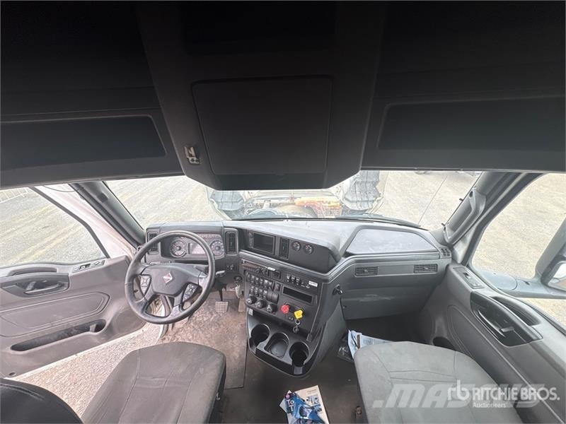 International LT625 Prime Movers