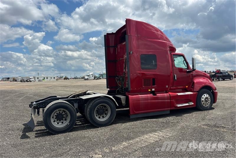 International LT625 Тягачі