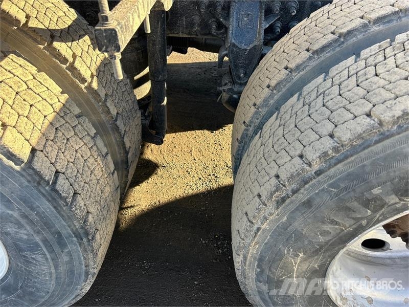 International LT625 Cabezas tractoras