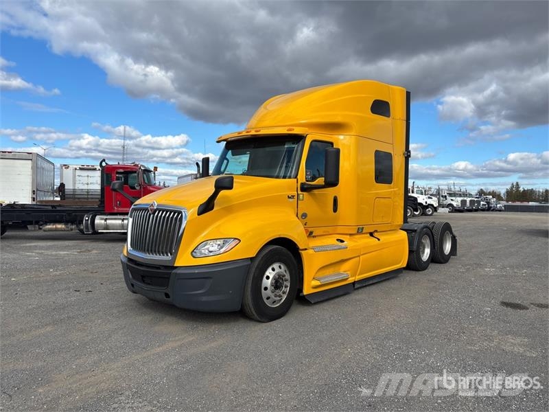 International LT625 Tractor Units