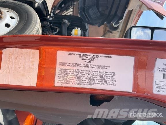International LT625 Tractor Units
