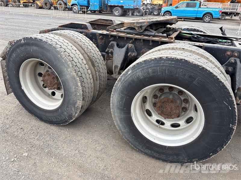 International LT625 Prime Movers