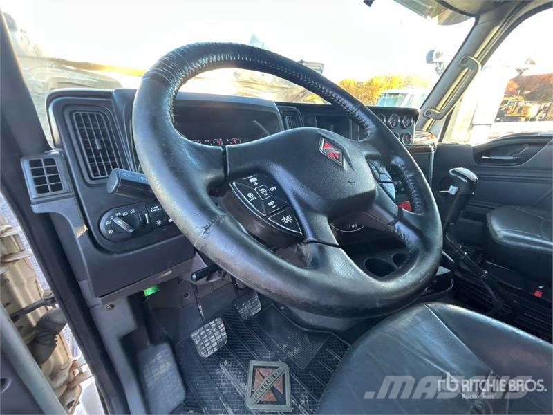 International LT625 Cabezas tractoras