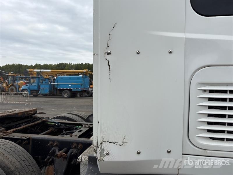 International LT625 Prime Movers