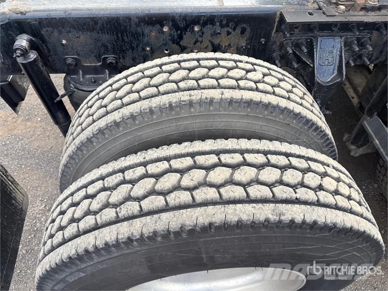 International LT625 Tractor Units