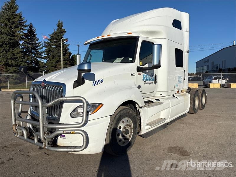 International LT625 Tractor Units