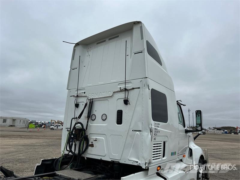International LT625 Cavalos mecânicos