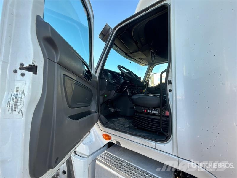 International LT625 Cabezas tractoras