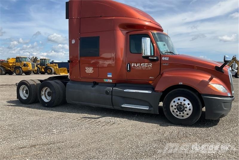 International LT625 Tractor Units