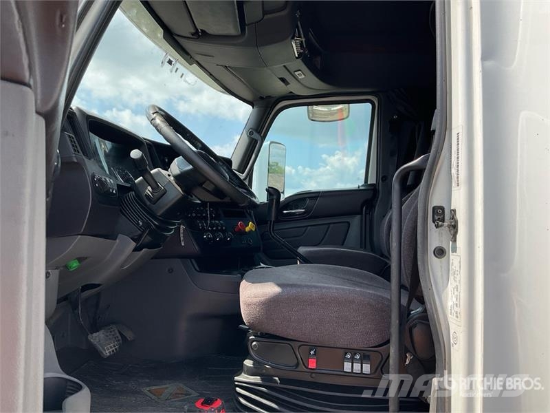 International LT625 牵引车