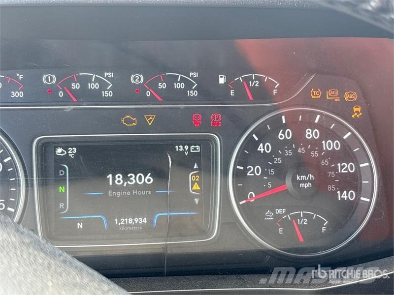 International LT625 Тягачі