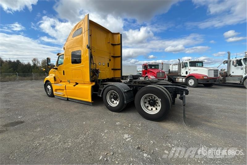 International LT625 Tractor Units