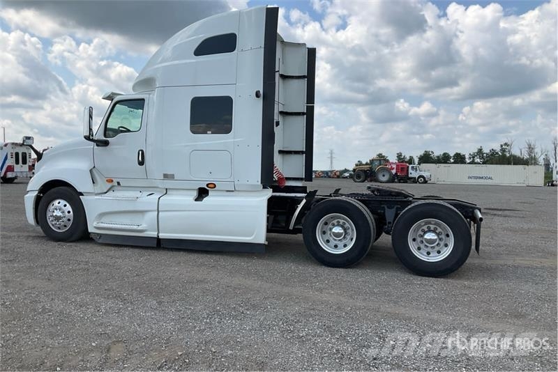 International LT625 牵引车