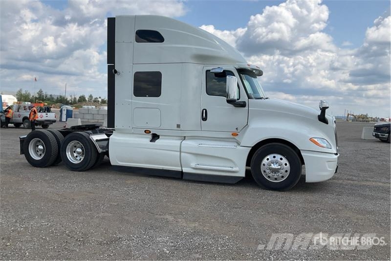 International LT625 牵引车