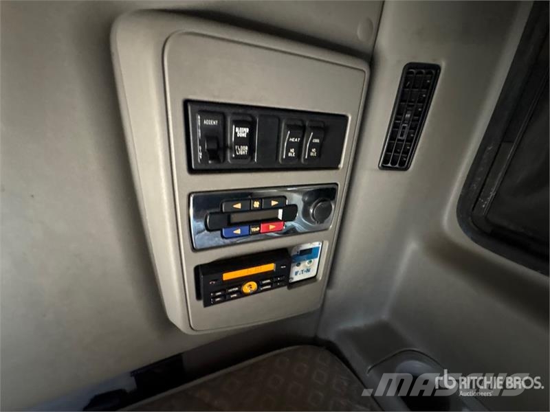 International LT625 Tractor Units