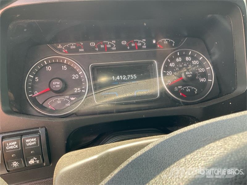 International LT625 牵引车