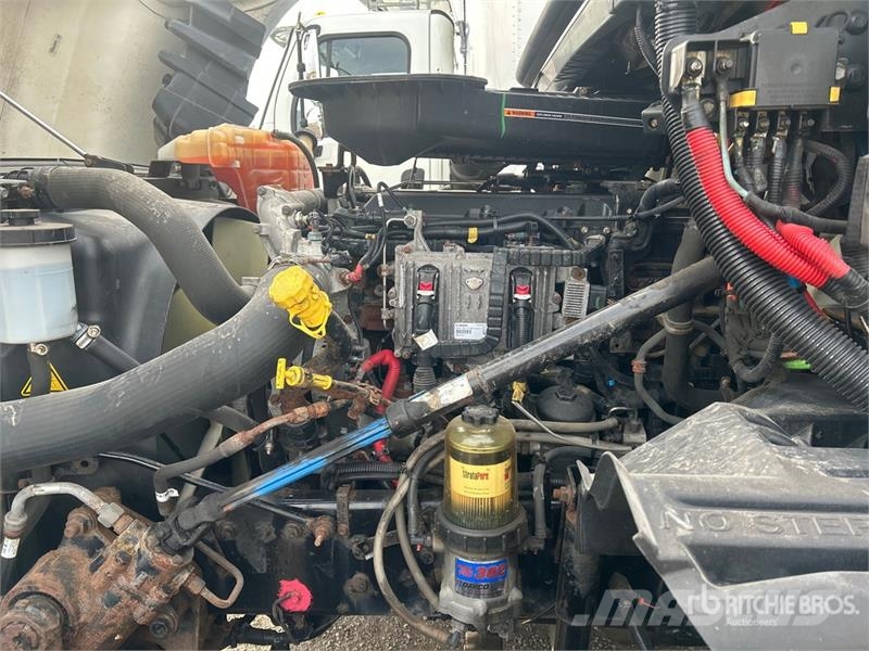 International LT625 6x4 T/A Day Cab Truck Tractor وحدات الجر