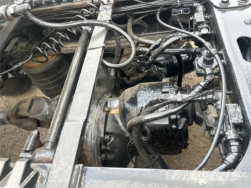 International LT625 6x4 T/A Day Cab Truck Tractor وحدات الجر