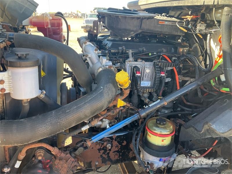 International LT625 6x4 T/A Day Cab Truck Tractor Tractores (camiões)