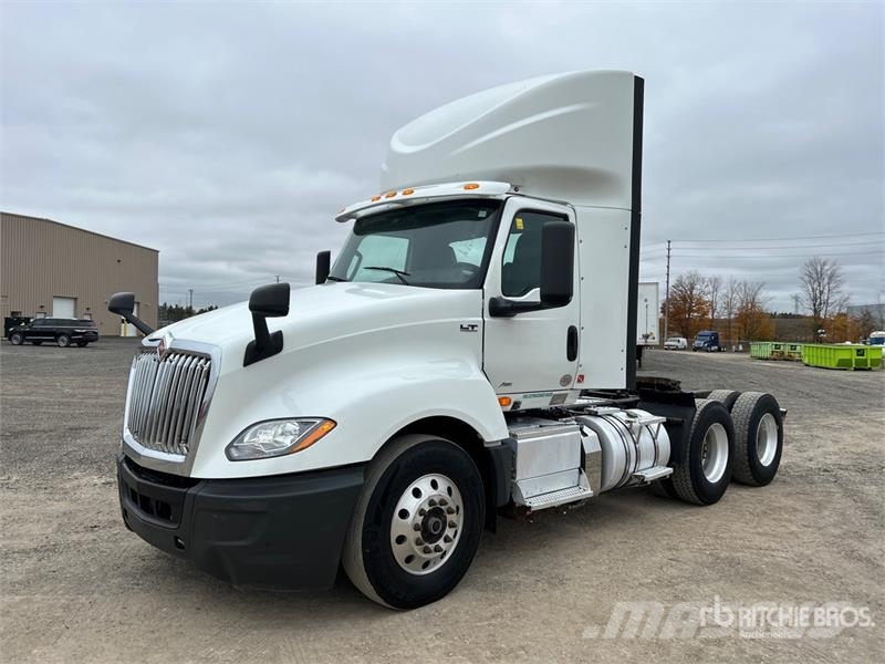 International LT625 6x4 T/A Day Cab Truck Tractor Sattelzugmaschinen