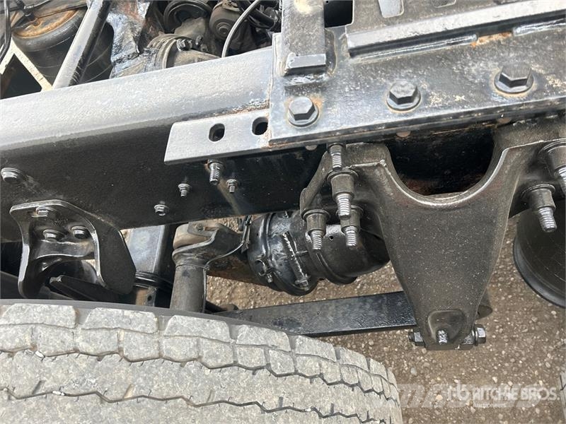 International LT625 6x4 T/A Day Cab Truck Tractor وحدات الجر