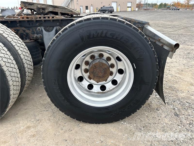 International LT625 6x4 T/A Day Cab Truck Tractor Sattelzugmaschinen