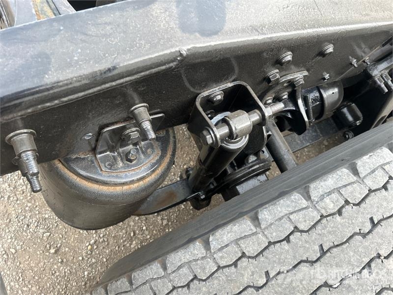 International LT625 6x4 T/A Day Cab Truck Tractor وحدات الجر