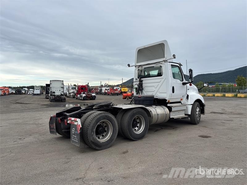 International LT625 6x4 T/A Day Cab Truck Tractor Vlačilci