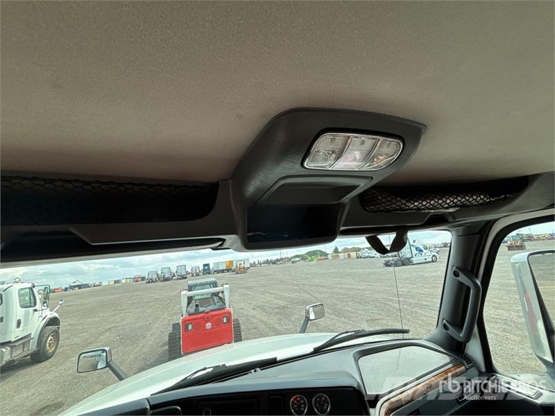 International LT625 6x4 T/A Day Cab Truck Tractor Τράκτορες