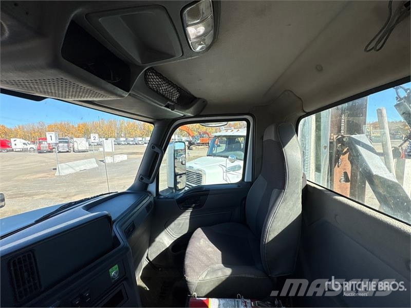 International LT625 6x4 T/A Day Cab Truck Tractor Trækkere