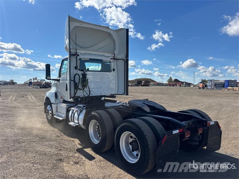 International LT625 6x4 T/A Day Cab Truck Tractor Седельные тягачи