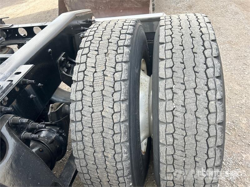 International LT625 6x4 T/A Day Cab Truck Tractor وحدات الجر