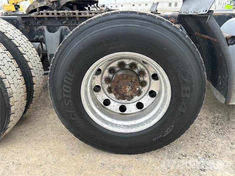 International LT625 6x4 T/A Day Cab Truck Tractor Sattelzugmaschinen