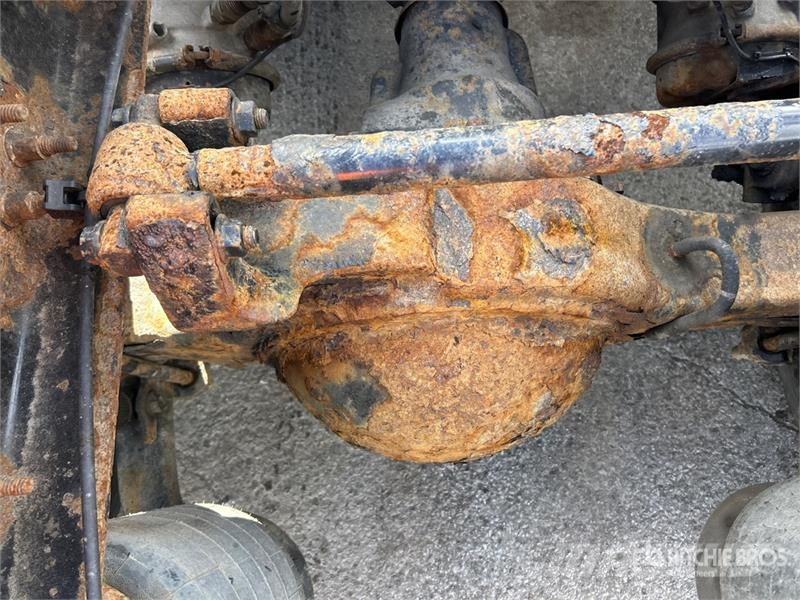 International LT625 6x4 T/A Day Cab Truck Tractor Седельные тягачи