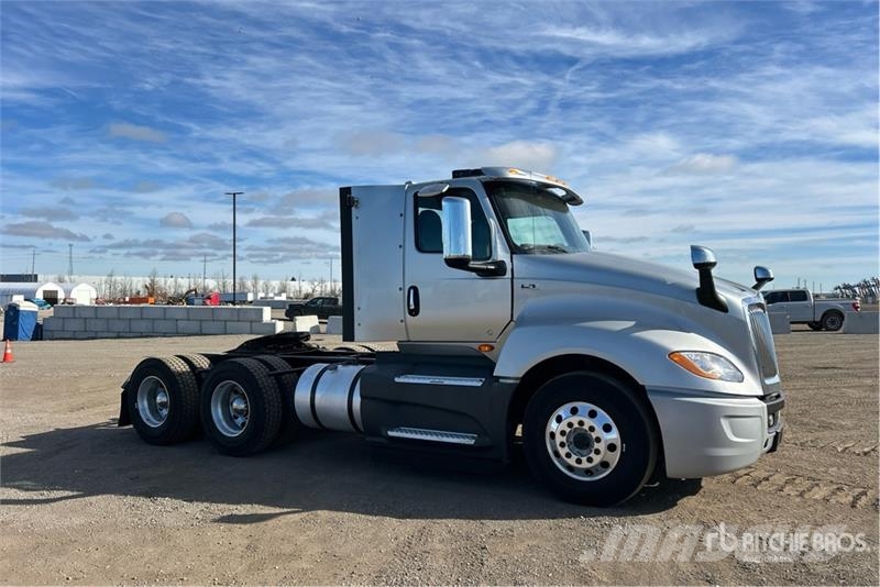 International LT625 6x4 T/A Day Cab Truck Tractor Truck Tractor Units
