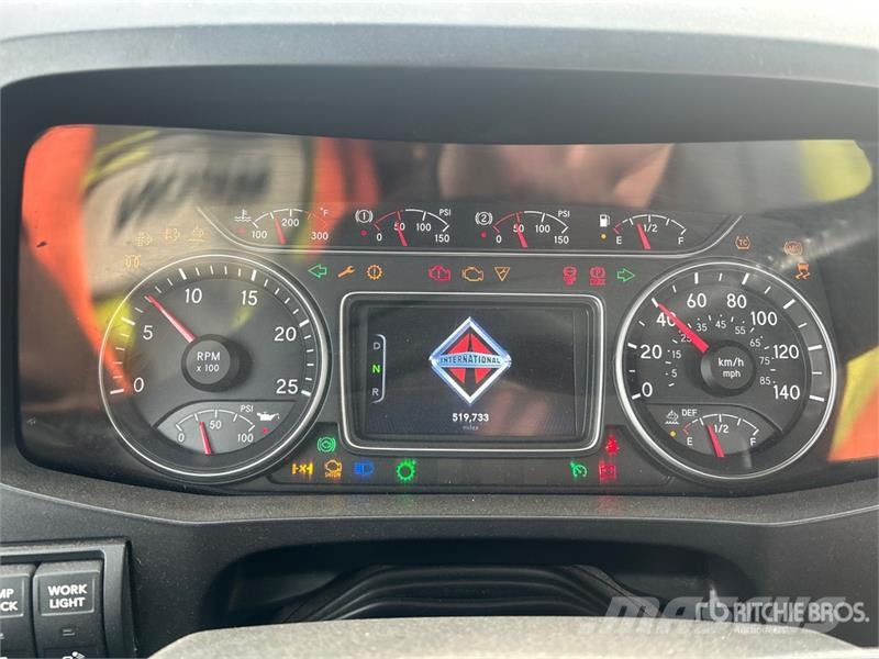International LT625 6x4 T/A Day Cab Truck Tractor وحدات الجر