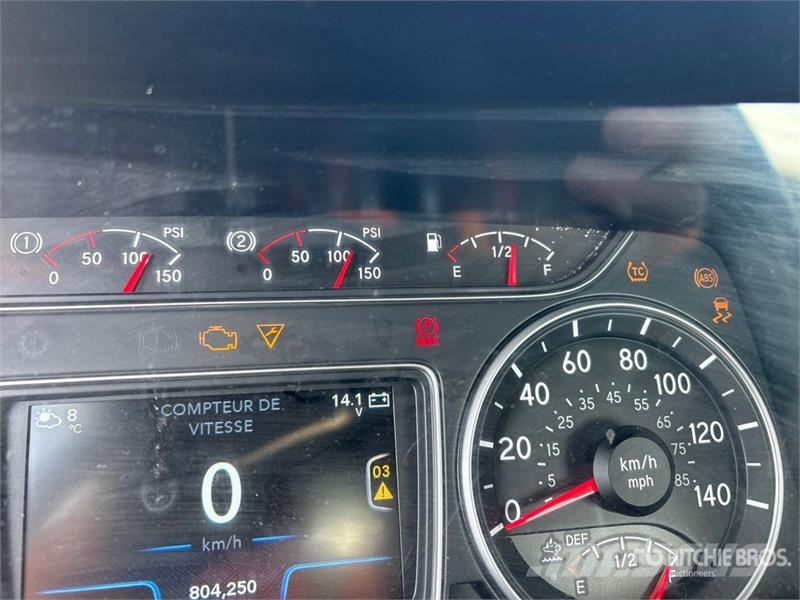 International LT625 6x4 T/A Day Cab Truck Tractor Седельные тягачи