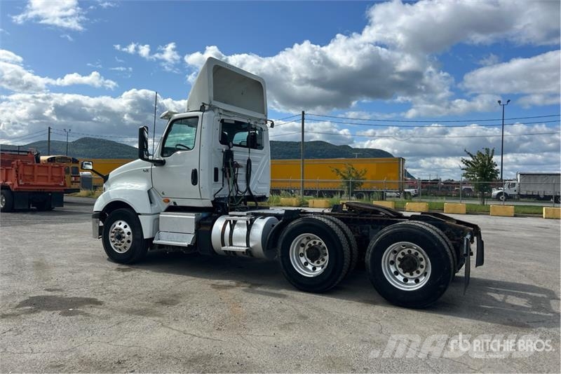 International LT625 6x4 T/A Day Cab Truck Tractor Vilcēji