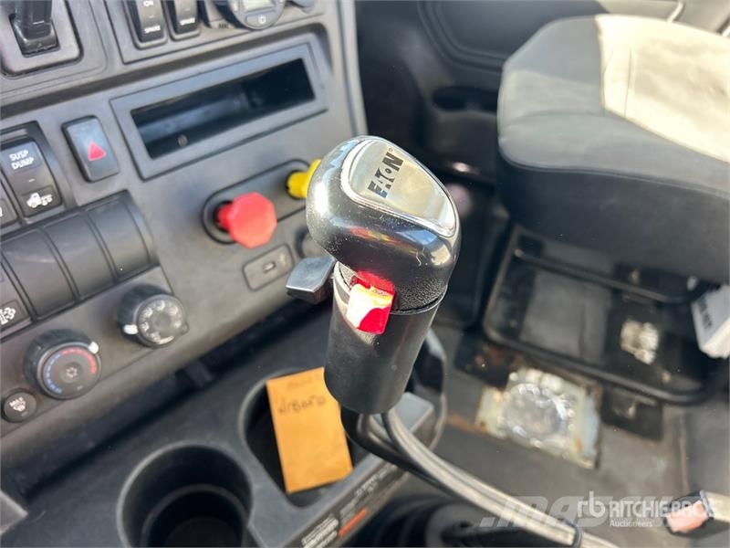 International LT625 6x4 T/A Day Cab Truck Tractor Truck Tractor Units