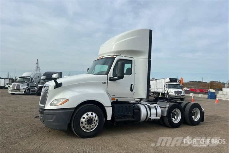 International LT625 6x4 T/A Day Cab Truck Tractor وحدات الجر