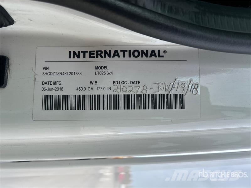 International LT625 6x4 T/A Day Cab Truck Tractor وحدات الجر