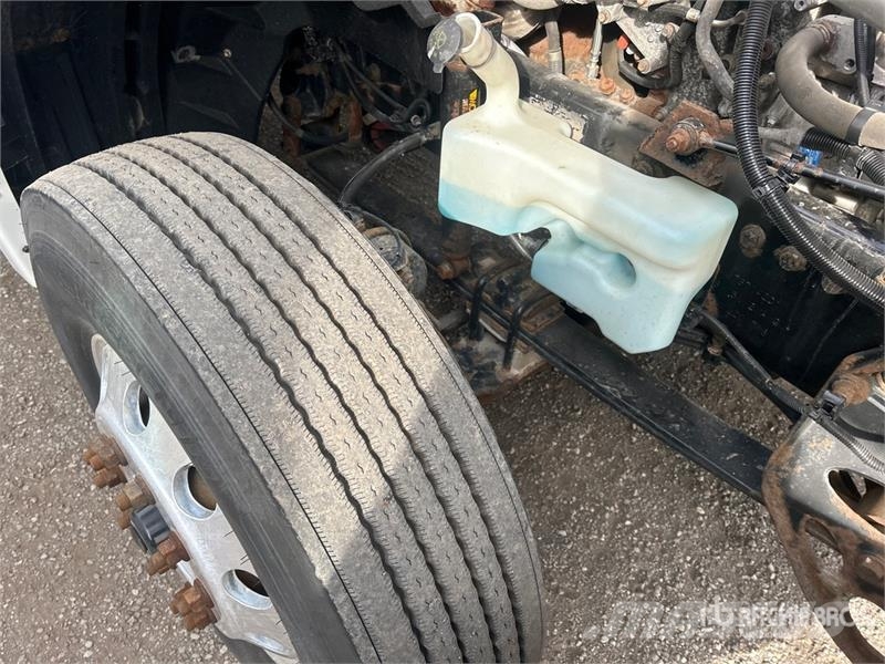 International LT625 6x4 T/A Day Cab Truck Tractor وحدات الجر