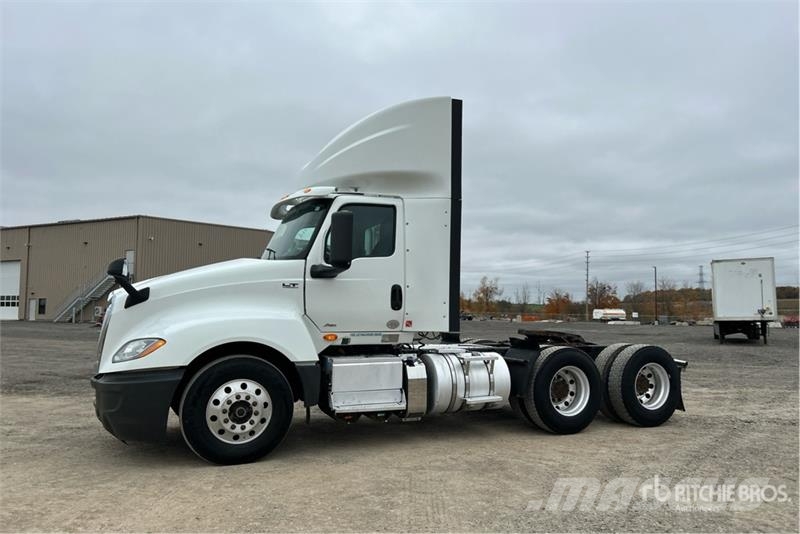International LT625 6x4 T/A Day Cab Truck Tractor Sattelzugmaschinen