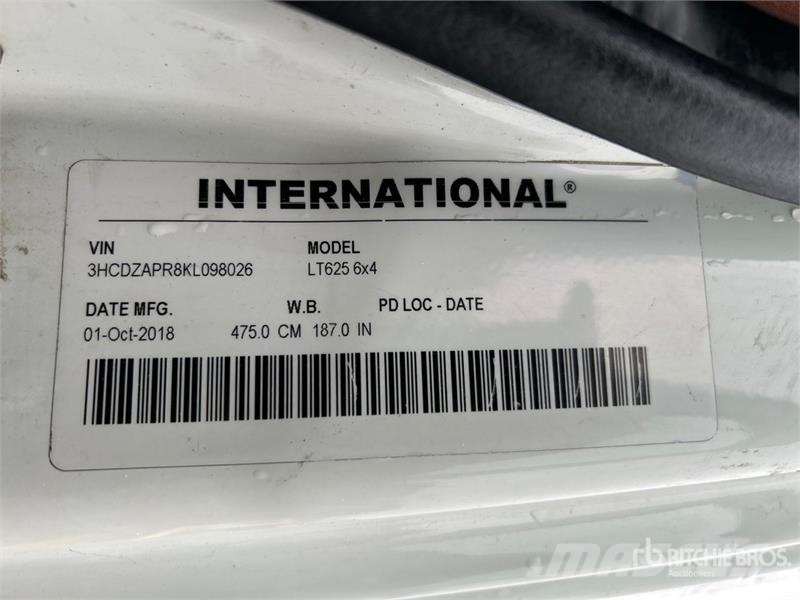 International LT625 6x4 T/A Day Cab Truck Tractor Naudoti vilkikai