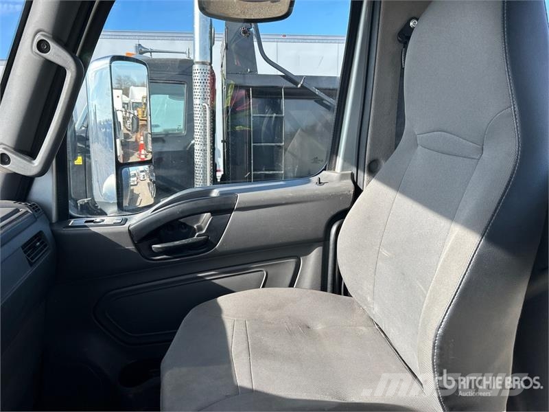 International LT625 6x4 T/A Day Cab Truck Tractor Truck Tractor Units