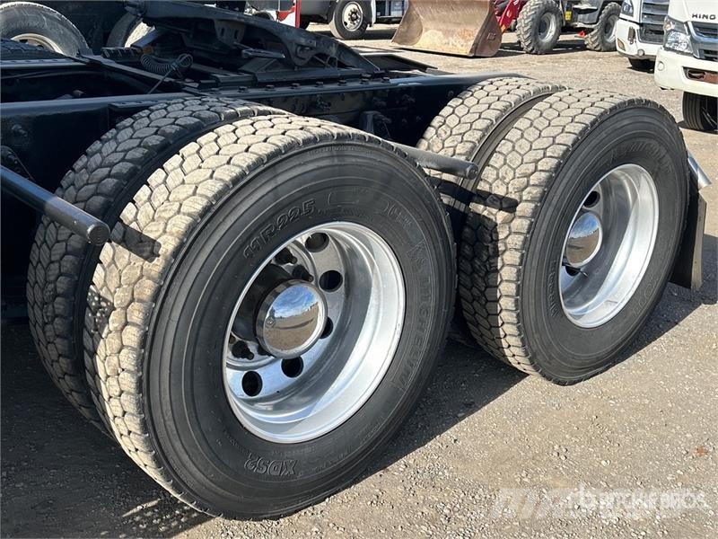 International LT625 6x4 T/A Day Cab Truck Tractor Truck Tractor Units