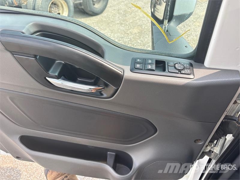 International LT625 6x4 T/A Day Cab Truck Tractor Τράκτορες