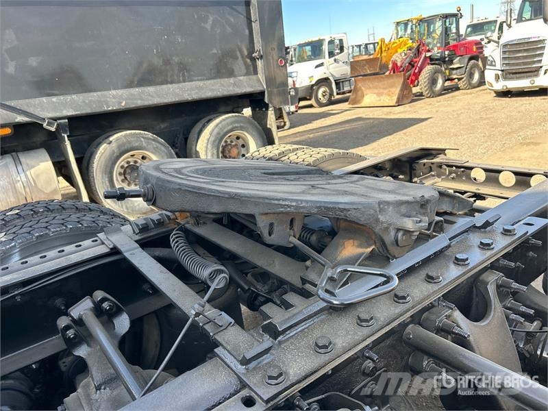 International LT625 6x4 T/A Day Cab Truck Tractor Truck Tractor Units
