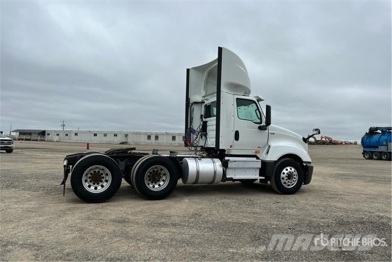 International LT625 6x4 T/A Day Cab Truck Tractor Sattelzugmaschinen