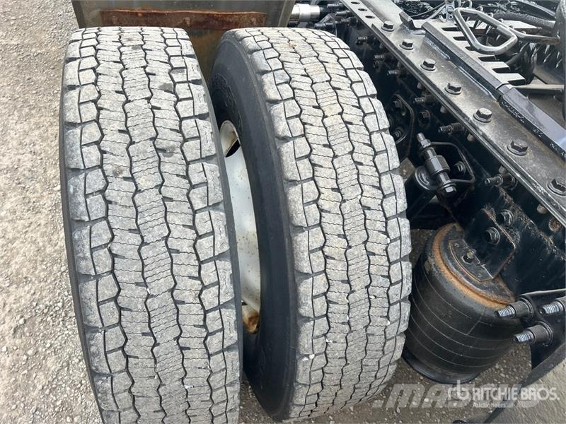 International LT625 6x4 T/A Day Cab Truck Tractor وحدات الجر